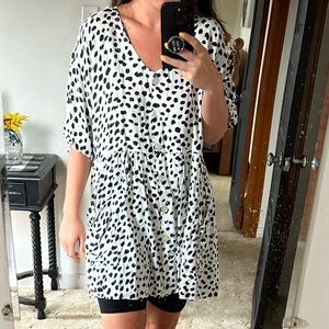 Boutique brand Entro size small black/white polka dot tunic top - worn once!